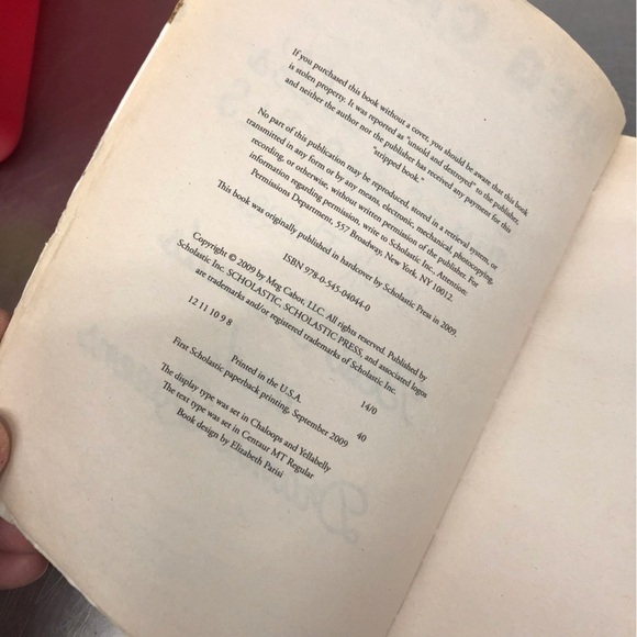 Best Friends and Drama Queens by: Meg Cabot, paperback book - Picture 2 of 5